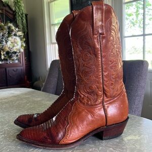 Tony Lama Cowgirl boots two Toned Leather size 7B